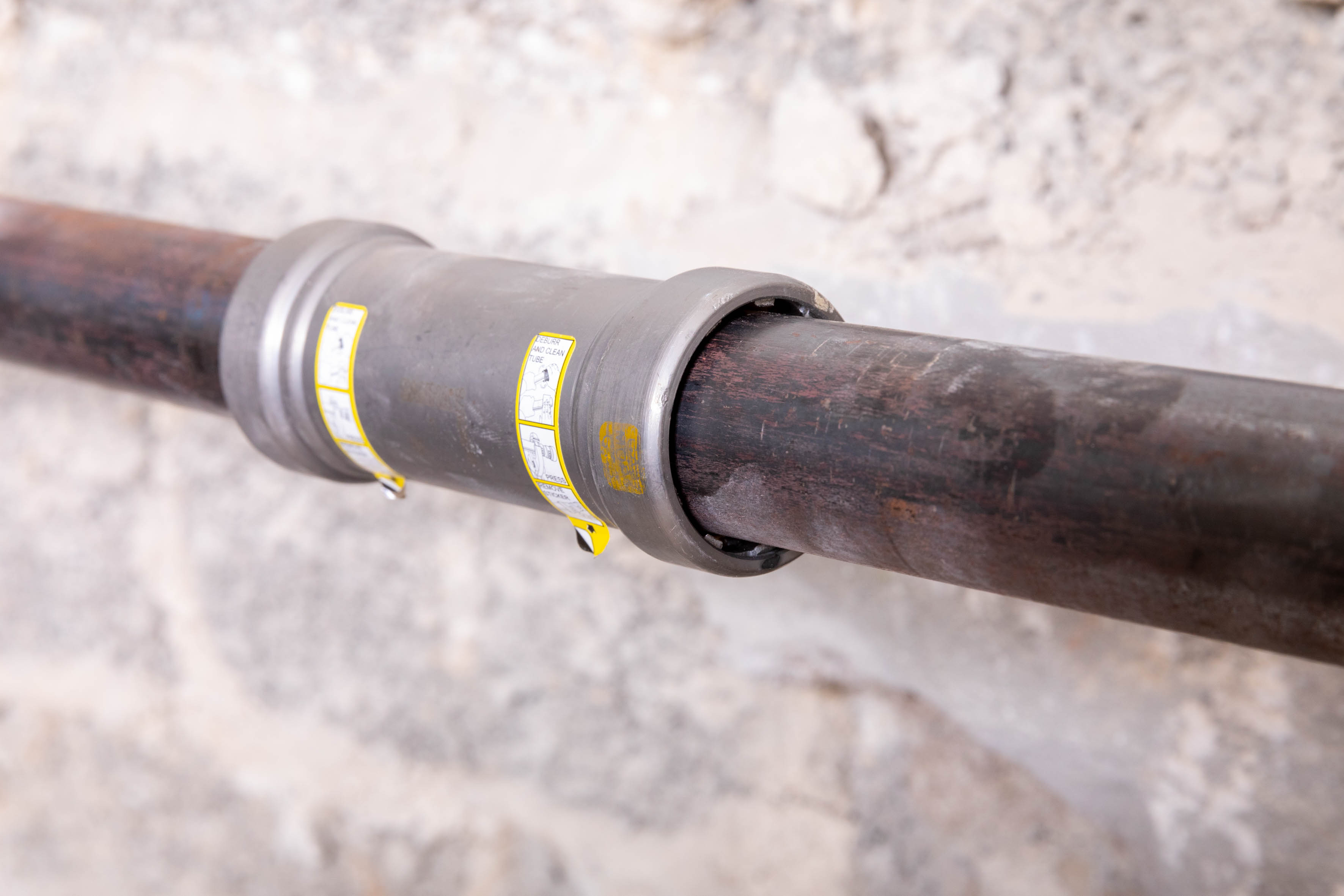Installation Heavy Steel Press Gas