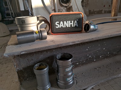 C Stahl Fittings mit Speaker C Stahl Fittings mit Speaker